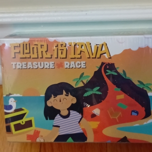 New BNIB Sealed The Floor  Is Lava Treasure Race Interactive Board Game Kids - Picture 4 of 9